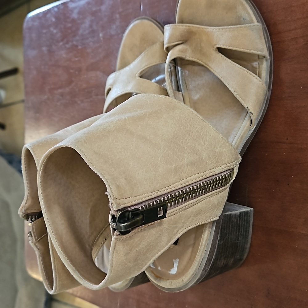 Michael Antonio Chunky Heels Size 8